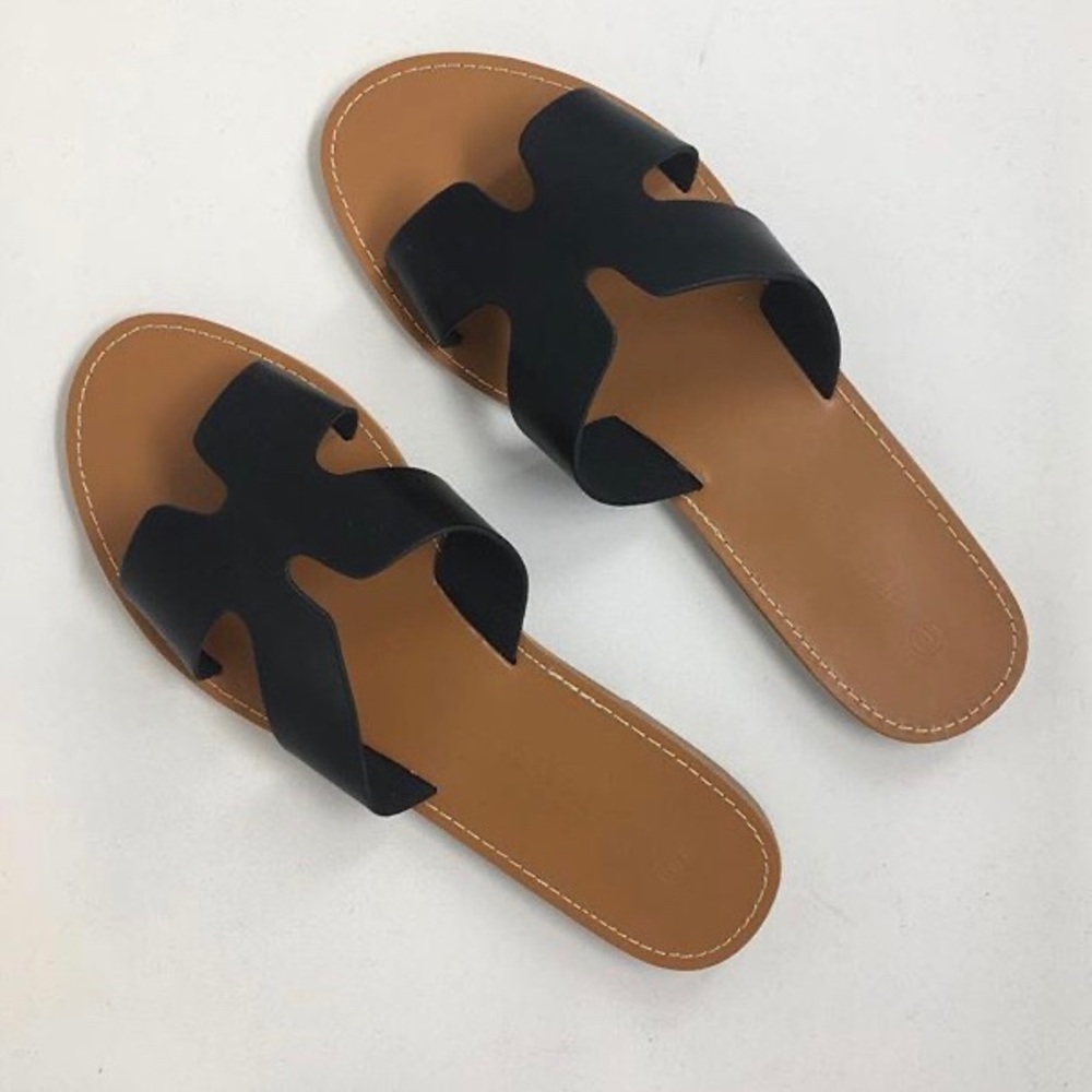 Rose Sandals in Black🌹